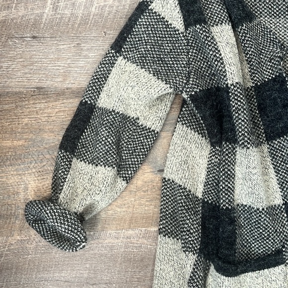 Miracle Sweater - Picture 3 of 7